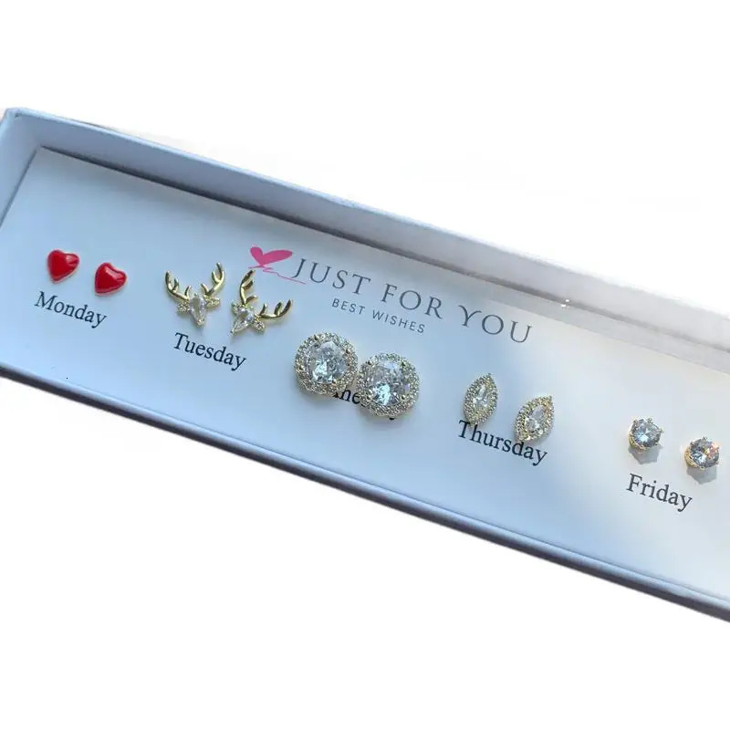 Christmas Deer Flower Zircon Silver Needle Earrings with Different Styles of Gift Boxes Every Week 241209