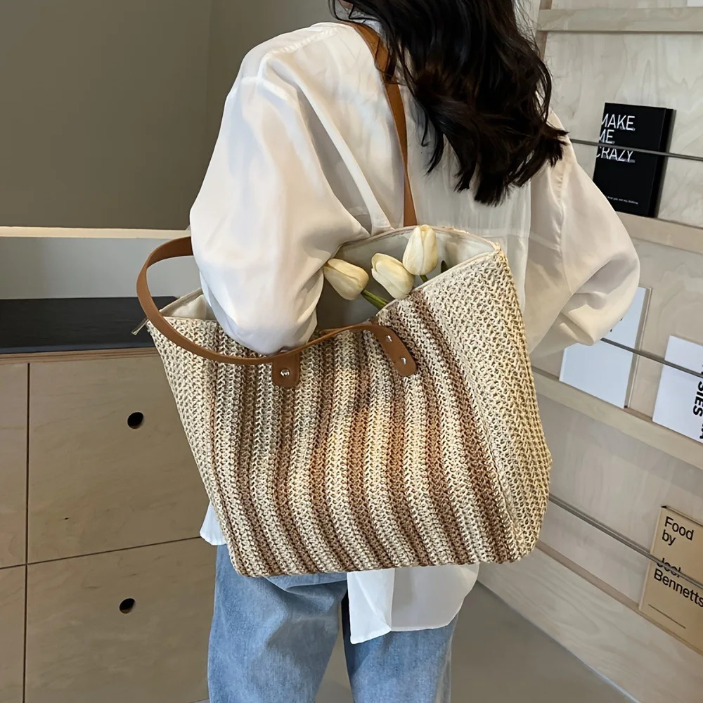 Womens Classic Straw Bag Summer Beach Shoulder Bag Womens Straw Bag Handbag Leather Shoulder Strap Hand Woven Wallet and Handbag 241205
