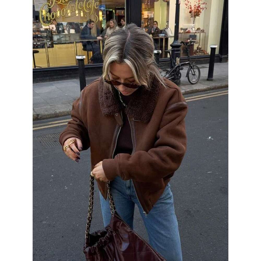 Vintage Coffee Lamb Wool Lapel Jackets For Women Chic Zipper Long Sleeved Thicken Warm Coats New Female Winter Streetwear