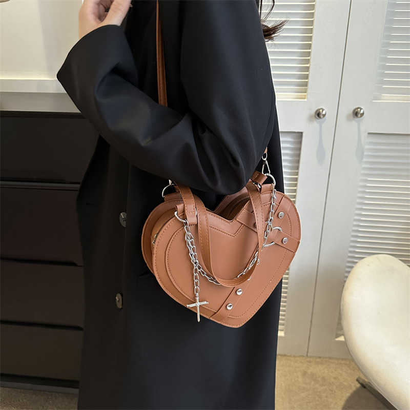Peach Heart Rivet New Trendy Fashion Personality Spicy Girl Chain Handheld Cross Shoulder Underarm Love Bag for Women