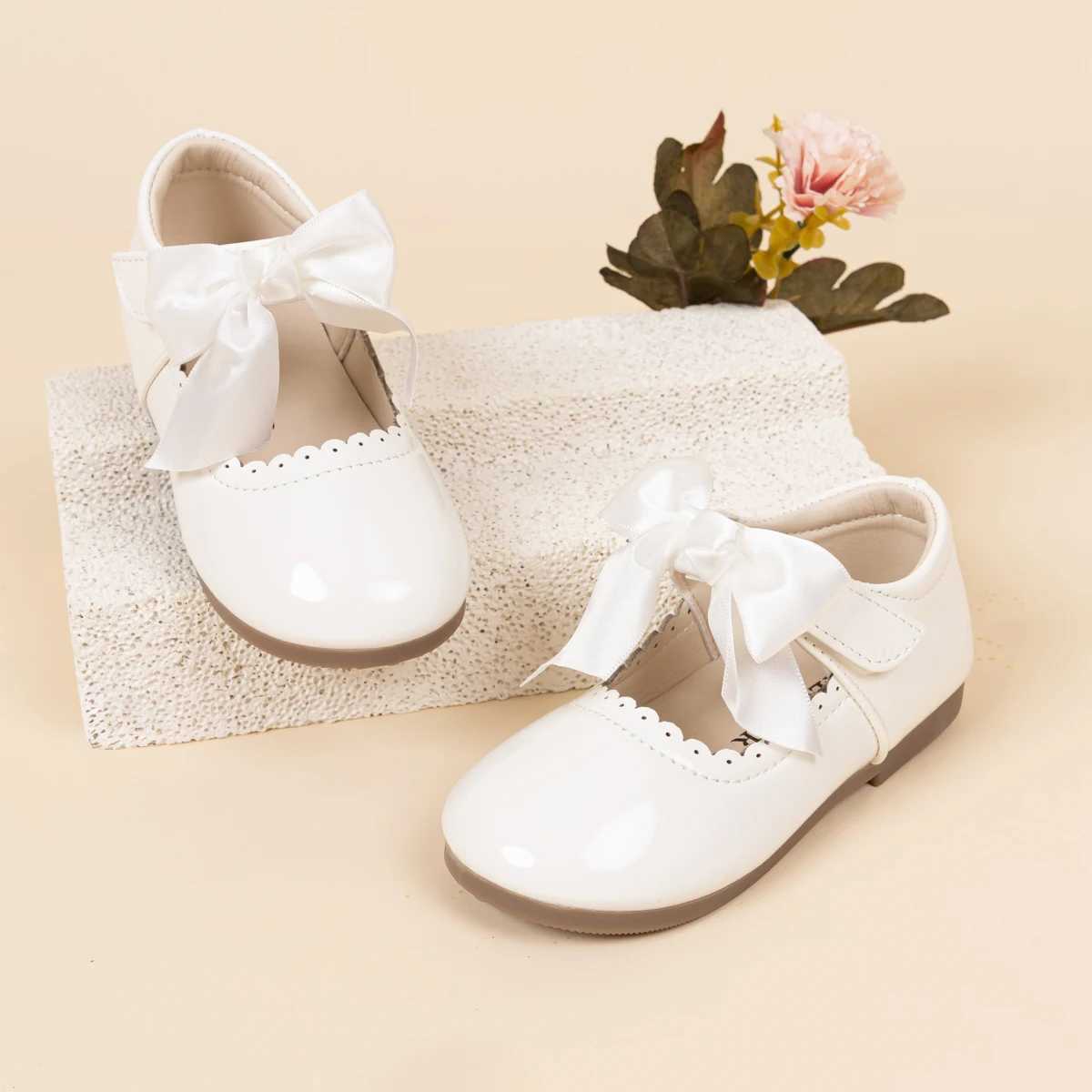 KIDSUN Fashion White Bow Kids Leather Shoes Childrens Girl Princess Par Shoes Flat Rubber Non-slip Wearable Dress ShoesXJ241209