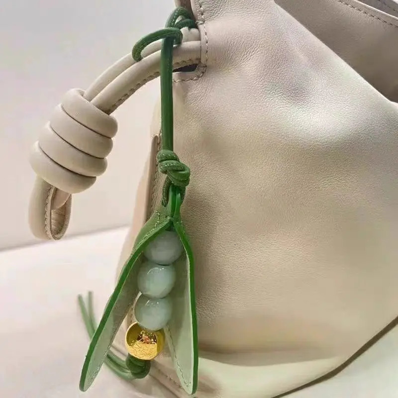 Pendantclassic fresh pod bag handmade ethnic style car interior accessories key pendant 241205