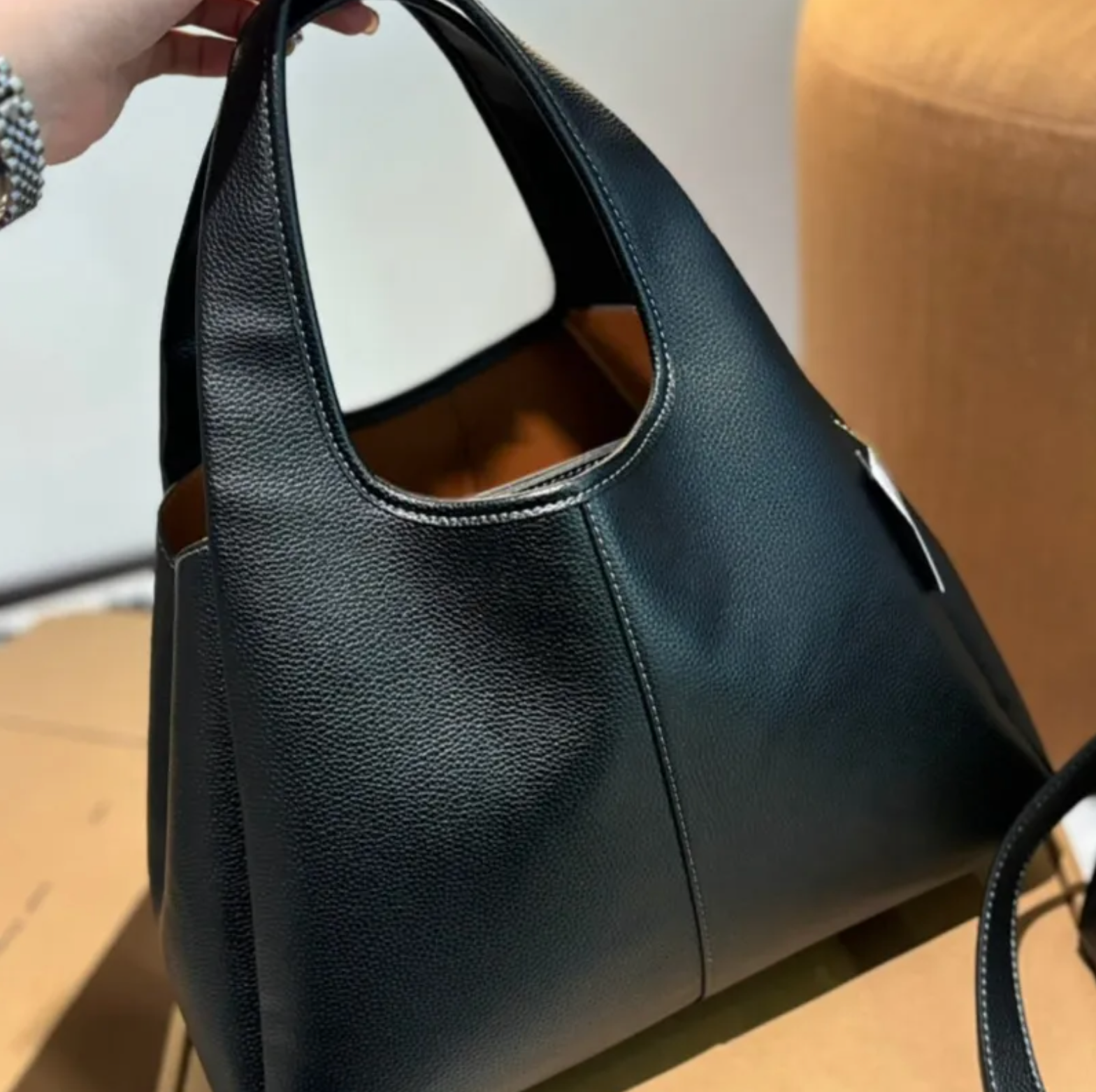Lana Bag Designer Leather Tote Bag - Versatile Handbag for Women's Everyday Essentials Bucket Shoulder Bag 23
