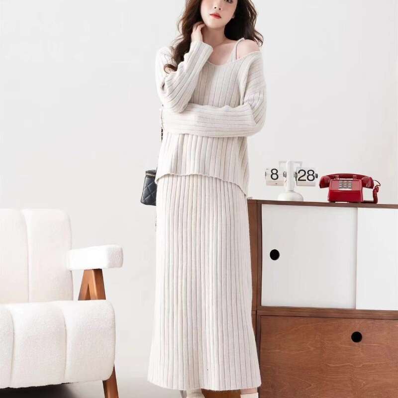 French pit stripe design pullover V-neck knitted sweater+base 2024 autumn/winter new woolen dress two-piece set