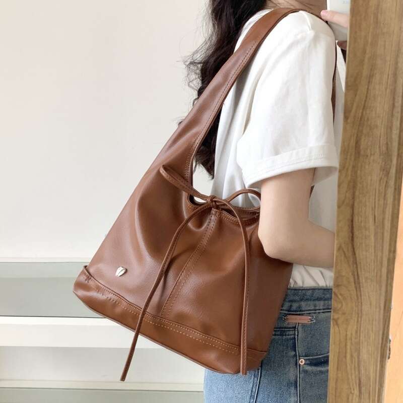 Korean New Shoulder Bow Large Capacity Tote Fashionable And Versatile Underarm Bag For Women B4