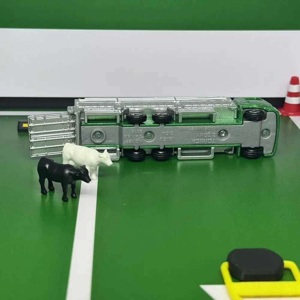 Takara Tomy Long Tomica No.139 Cow Transport Alloy Toy Car Die Casting Metal Model Childrens Christmas Gift Toy X241209