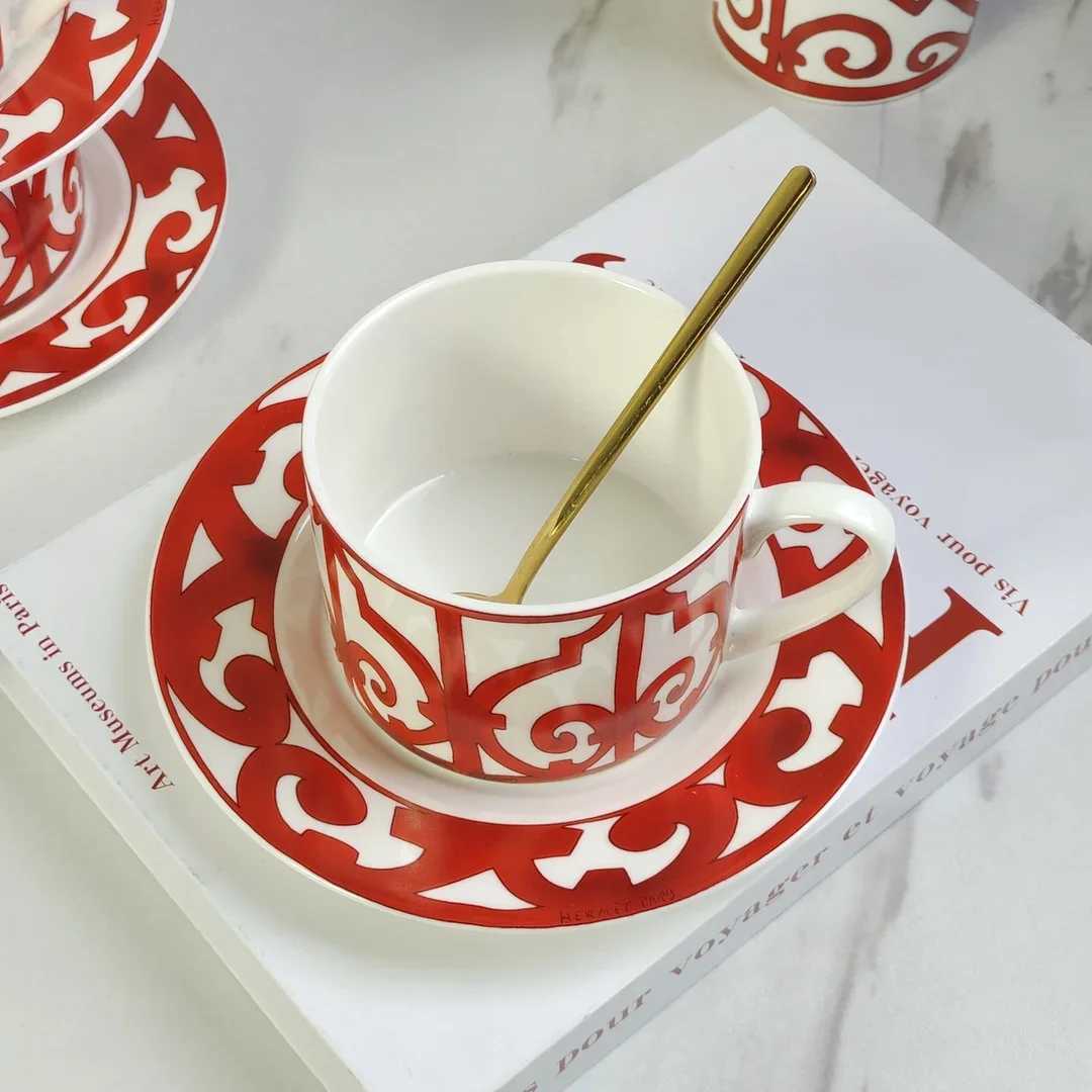 Red Geometry Home Coffee Set Bone China Cup Sauce Jar Milk Jar Sugar Jar Black Tea Set Coffee Software Kitchen Tea Set W241210