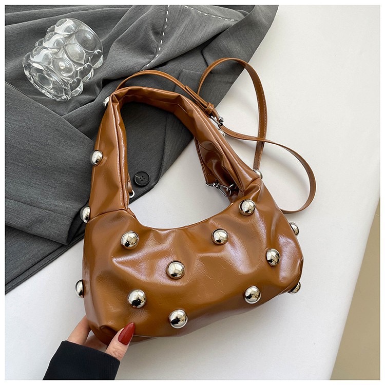 2025 new New Riveted Ball Underarm Trendy Fashion, niche Design, Single Personalized Cross Shoulder Women's Bag