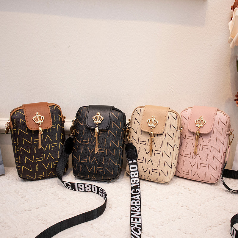 New Fashionable Women s Bag Fashionable Casual Tassel Decorative Letter with Printed Ten Font Mobile Phone Bag Designer Handbag bag