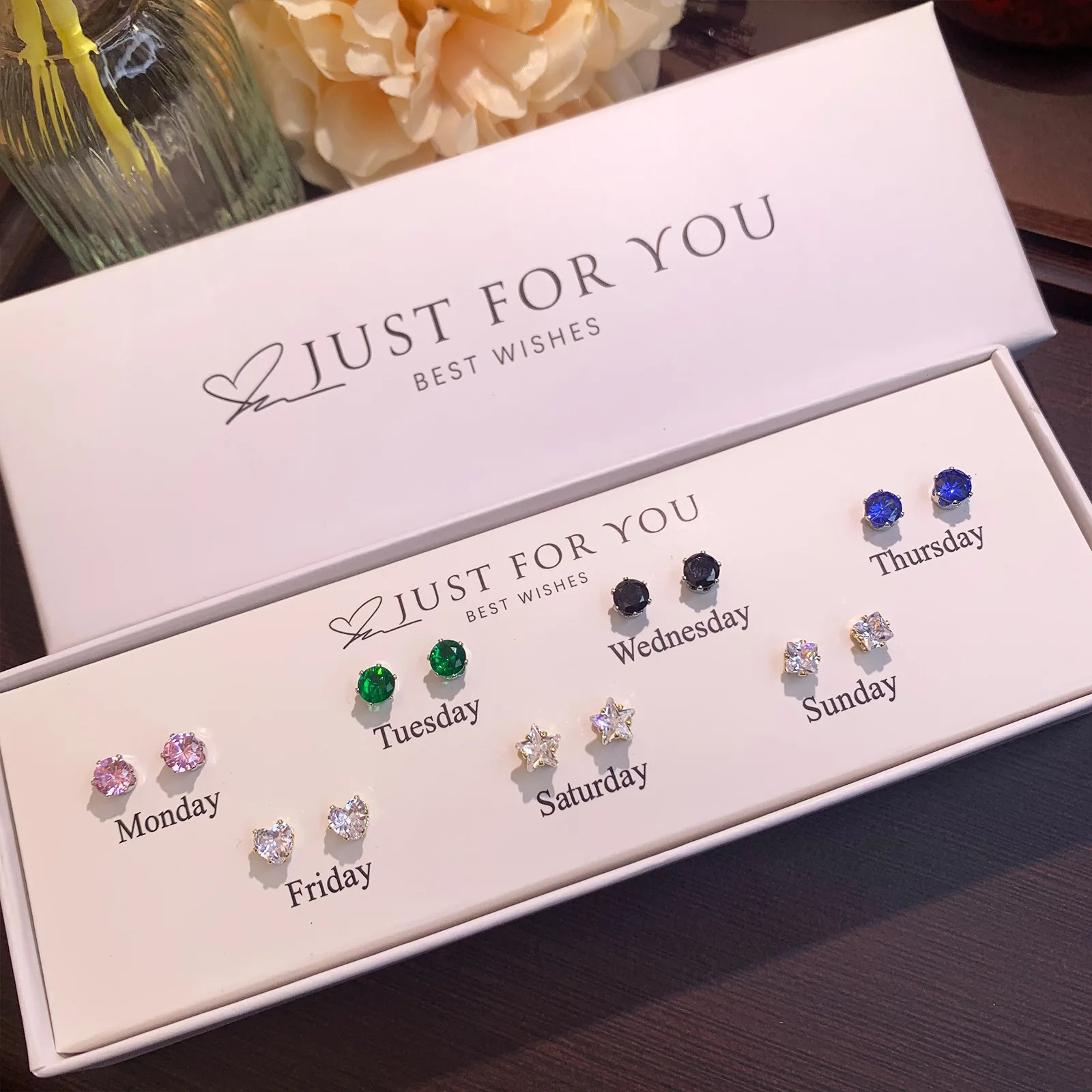 Christmas Deer Flower Zircon Silver Needle Earrings with Different Styles of Gift Boxes Every Week 241209