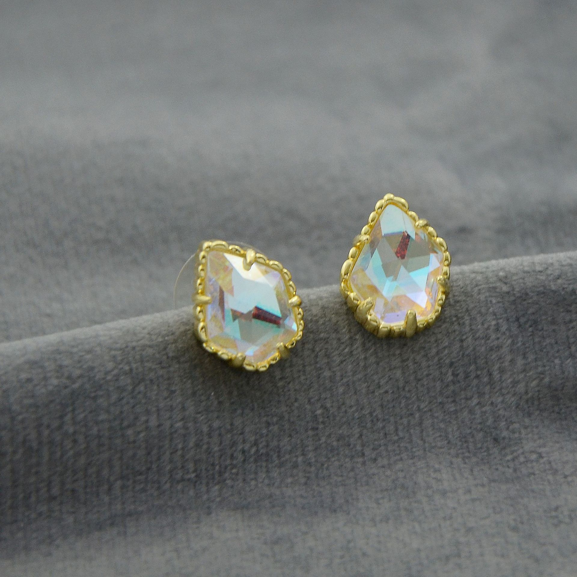 Designer Kendr Scot… - image