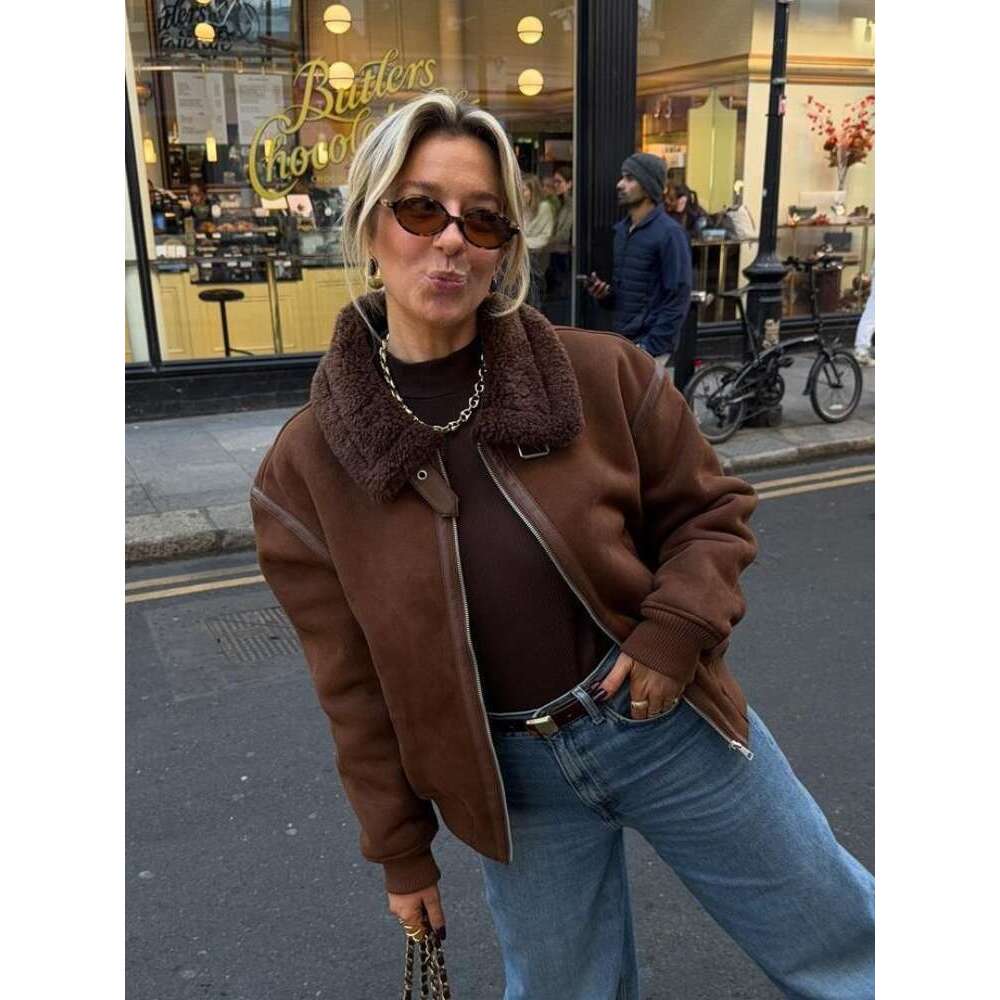 Vintage Coffee Lamb Wool Lapel Jackets For Women Chic Zipper Long Sleeved Thicken Warm Coats New Female Winter Streetwear