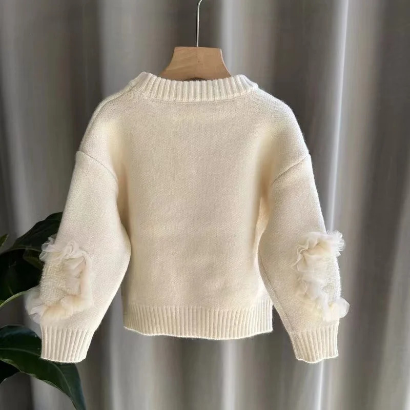 Girl lace sweater autumn/winter childrens clothing knitted sweater thickened baby girl embroidered Korean version sweater 241210