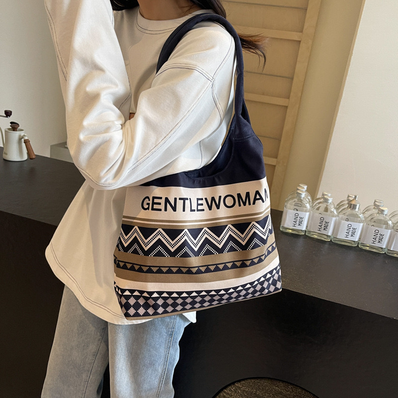 2025 new Ins large capacity tote new summer canvas Thai niche letter casual shoulder bag