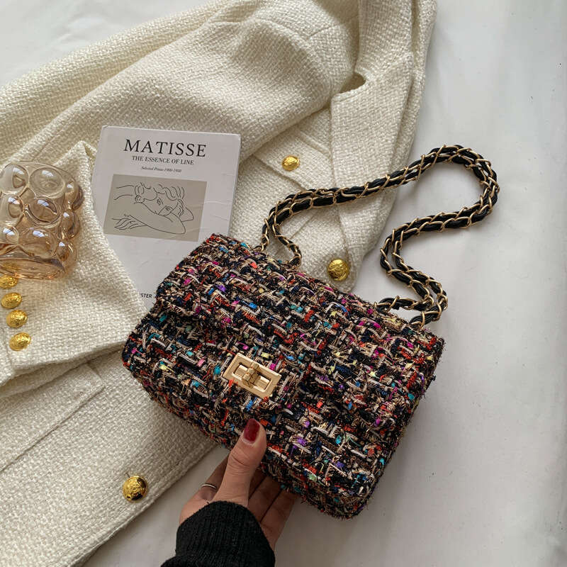 Xiaoxiangfeng woolen women's new trend 2024 popular Korean version fashionable versatile chain shoulder crossbody bag