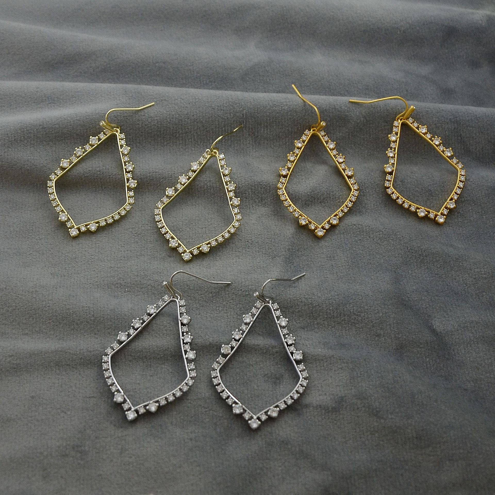 Designer Kendr Scot… - image