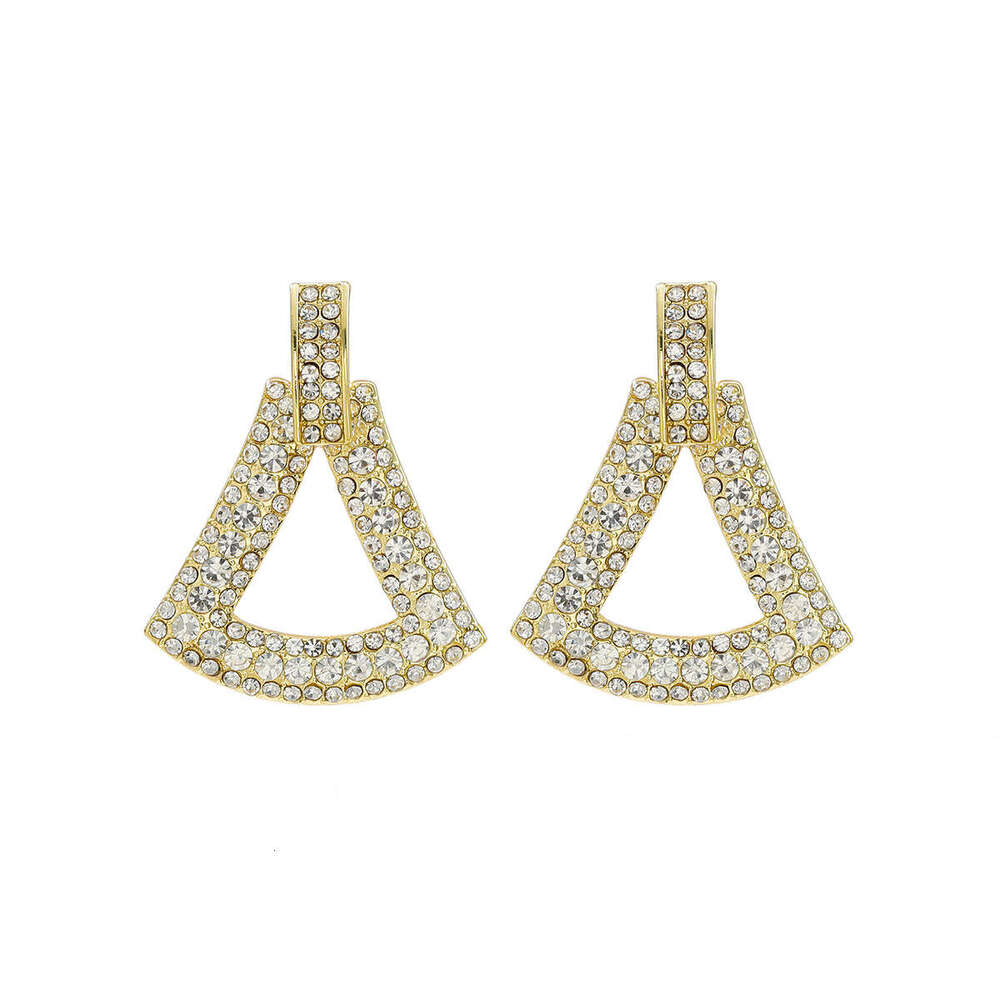 New sier needle studded dia geometric triangle hollow with a simple high-end feel, light versatile and earrings