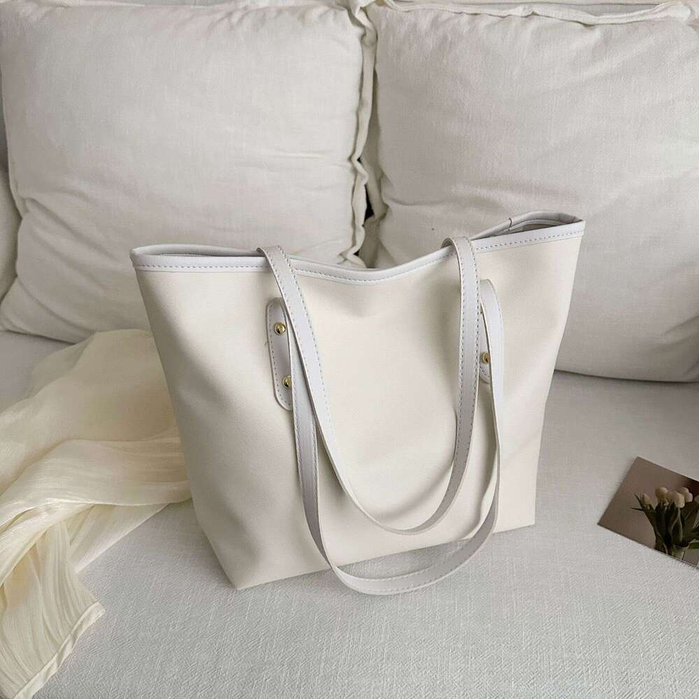Large capacity women's trendy fashion tote 2024 new niche texture commuting versatile shoulder bag