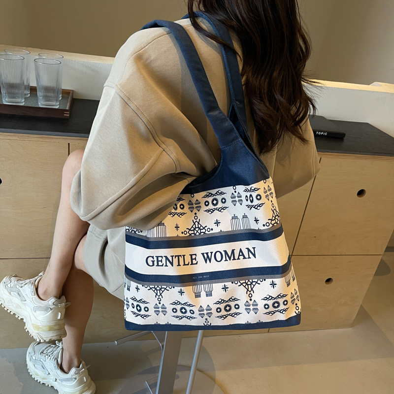 2025 new Ins large capacity tote new summer canvas Thai niche letter casual shoulder bag