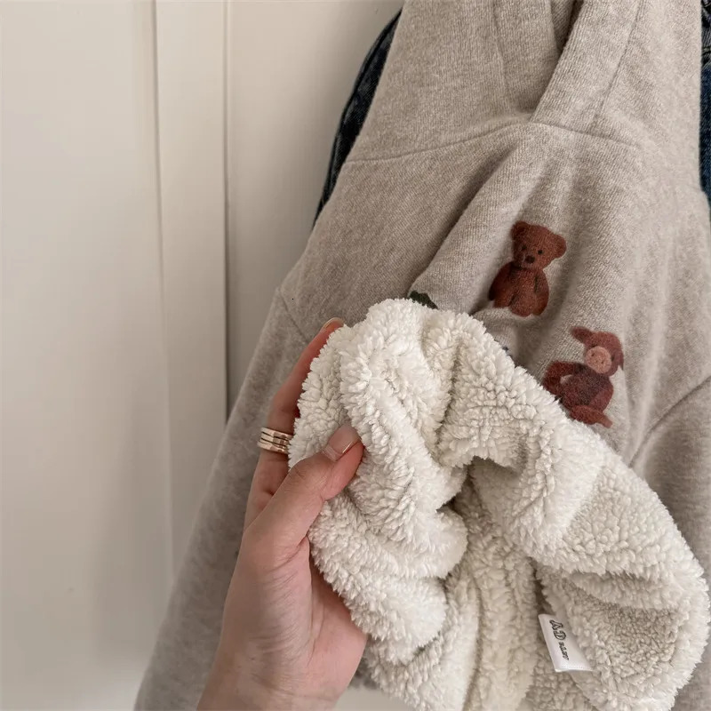 Winter Childrens Wool Hoodie for Babies and Girls with Velvet Thick Cartoon Printed Zipper Childrens Casual Hoodie 241210