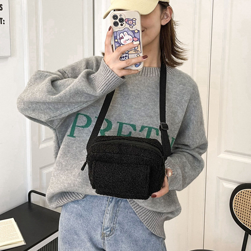 New Plush Fabric Women s Shoulder Slant Small Fashion Lamb Hair Fluffy Fur Winter Women s Bag Designer Handbag bag