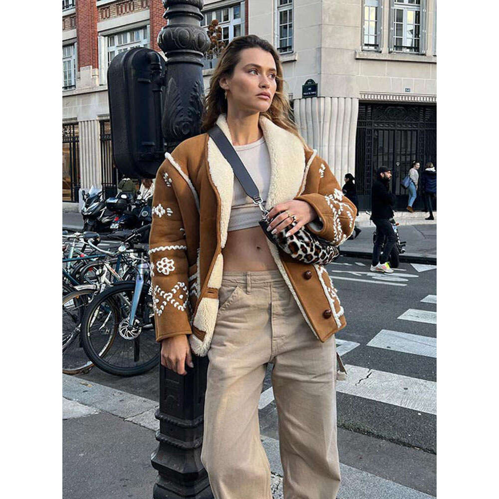 Lamb Wool Printed Cashmere Coat Plush Warm Jacket Lapel Long Sleeved Vintage Trend Classical Pattern Women Fur Overcoat Winter