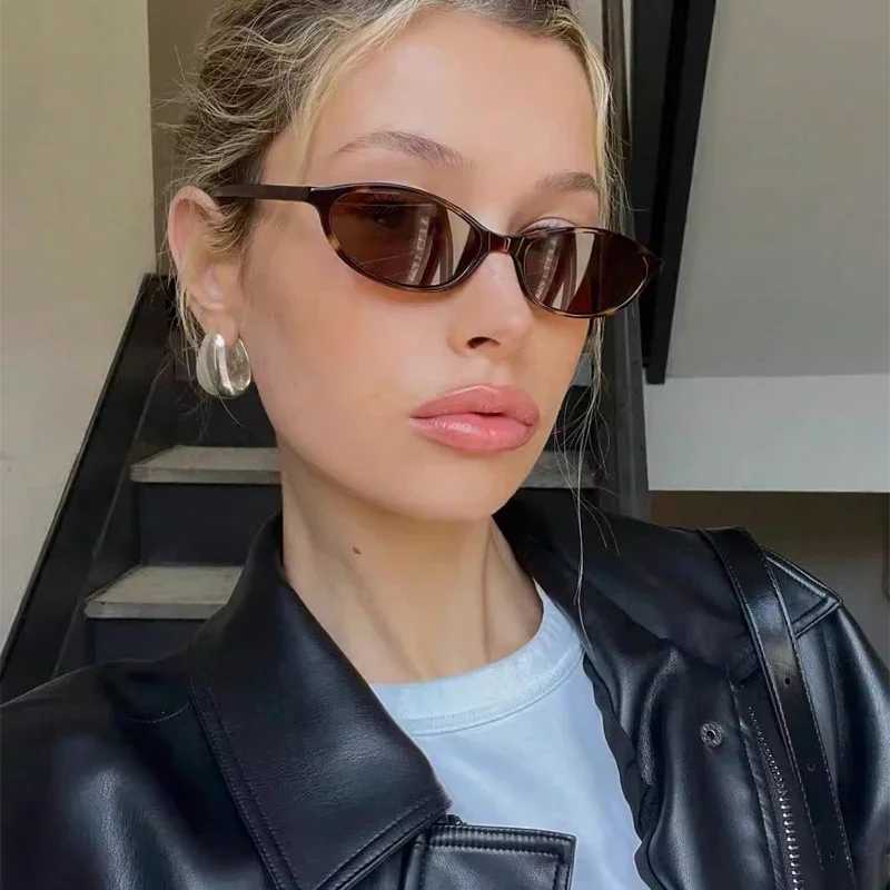Sexy oval shaped womens sunglasses 2024 new leopard brown hot sunglasses womens retro color sunshade glasses W241210
