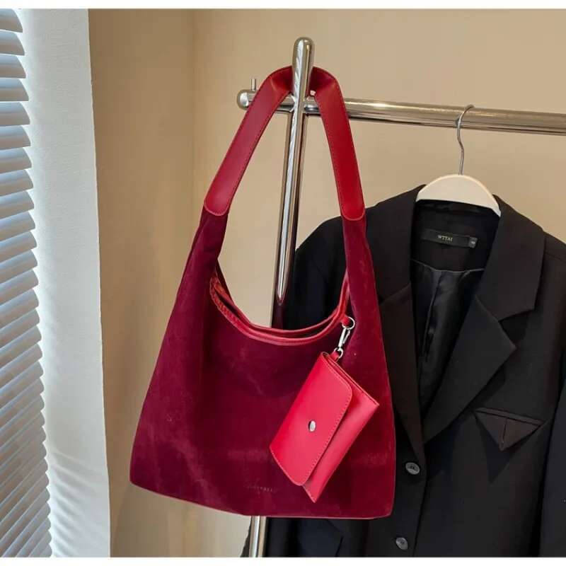 Designer's bag Fashion Solid Colors Zipper Large Capacity for Women New Autumn and Winter Commuting Shoulder Suede Tote Bag