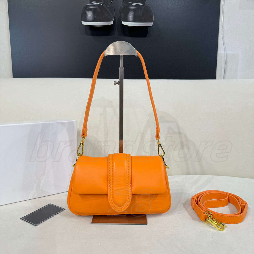 Jaqumes Bag Le Bambimou Tote Bag Luxury Designer Bags Pillow Bag Shoulder Bag Crossbody Handbag Brooklynn Bag Purse Wallet Messenger Bag Bucket Bag Coachhandbags 33