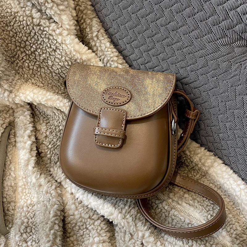 New fashion trend women s small saddle leisure bag winter new designer contrasting trend design handbag shoulder crossbody bag wallet