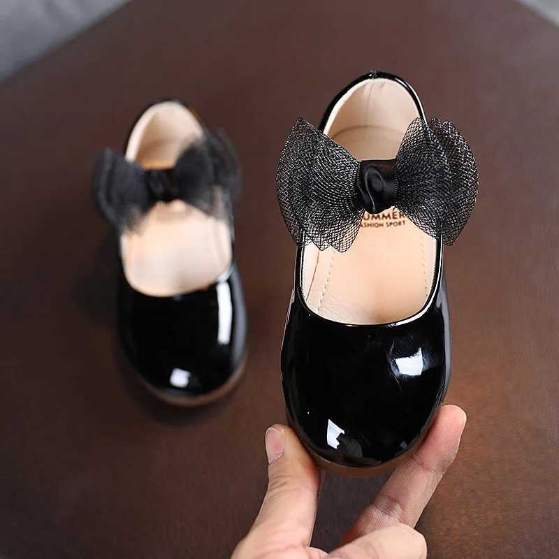 Children Leather Flats For Toddlers Girls 2023 Brand New Spring Autumn Kids Dress Shoes PU Patent Leather With Lace Bowtie SweetXJ241209