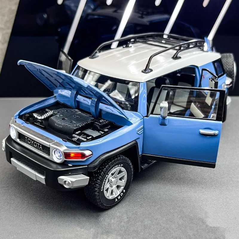 1 24 Toyota FJ Cruiser Alloy Car Model Die Casting and Toy Metal Off road Vehicle Model Simulation Sound and Light Childrens Gift X241209