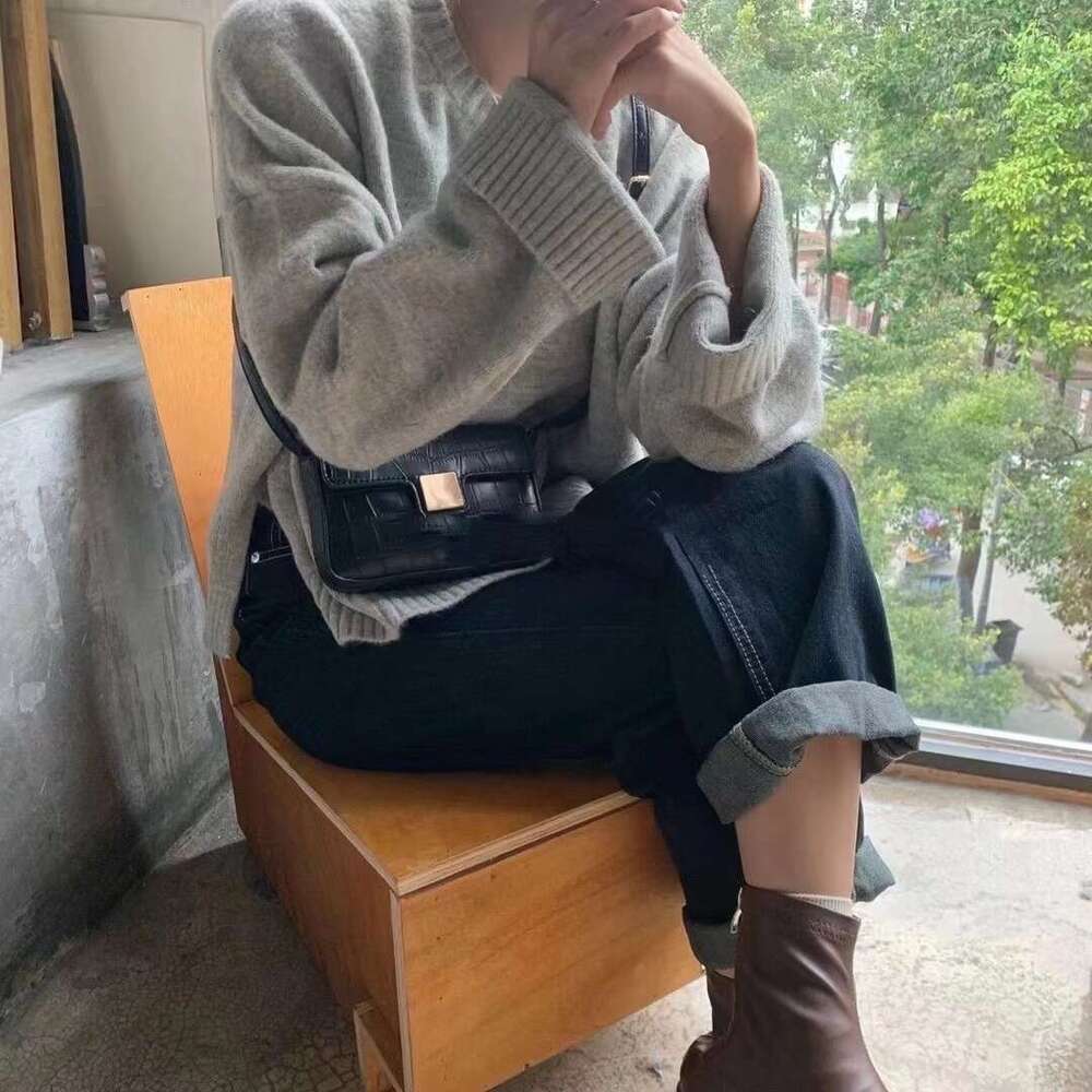 Gentle soft loose round neck women's autumn and winter, lazy style, solid color, versatile knit sweater for outerwear