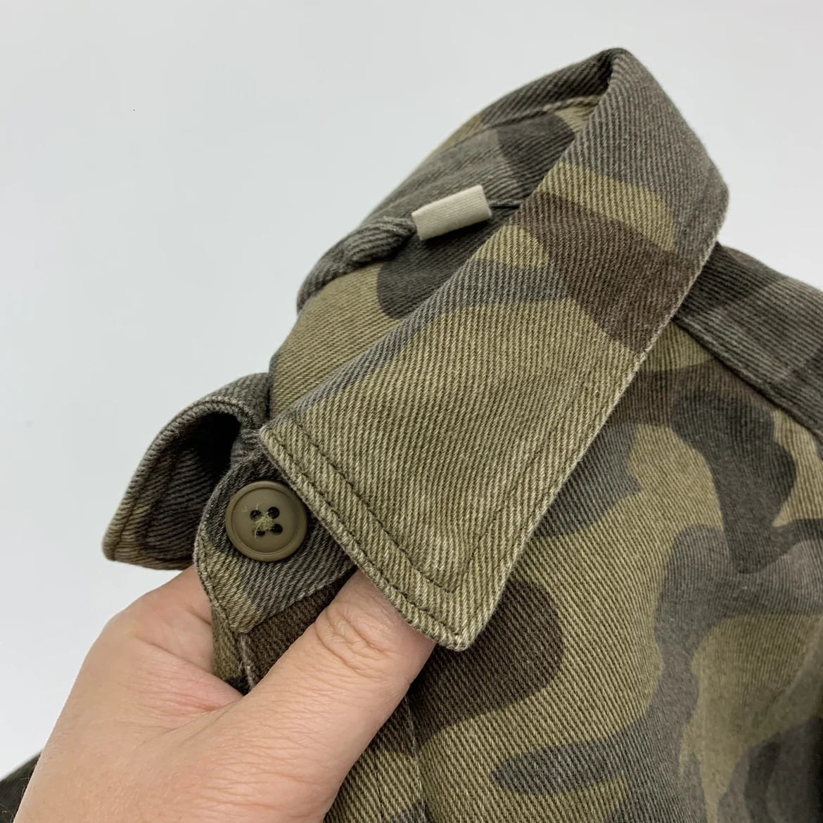 Retro heavyduty camouflage cotton mens shirt bleached Amekaji retro casual cargo workwear top from the United States 241209