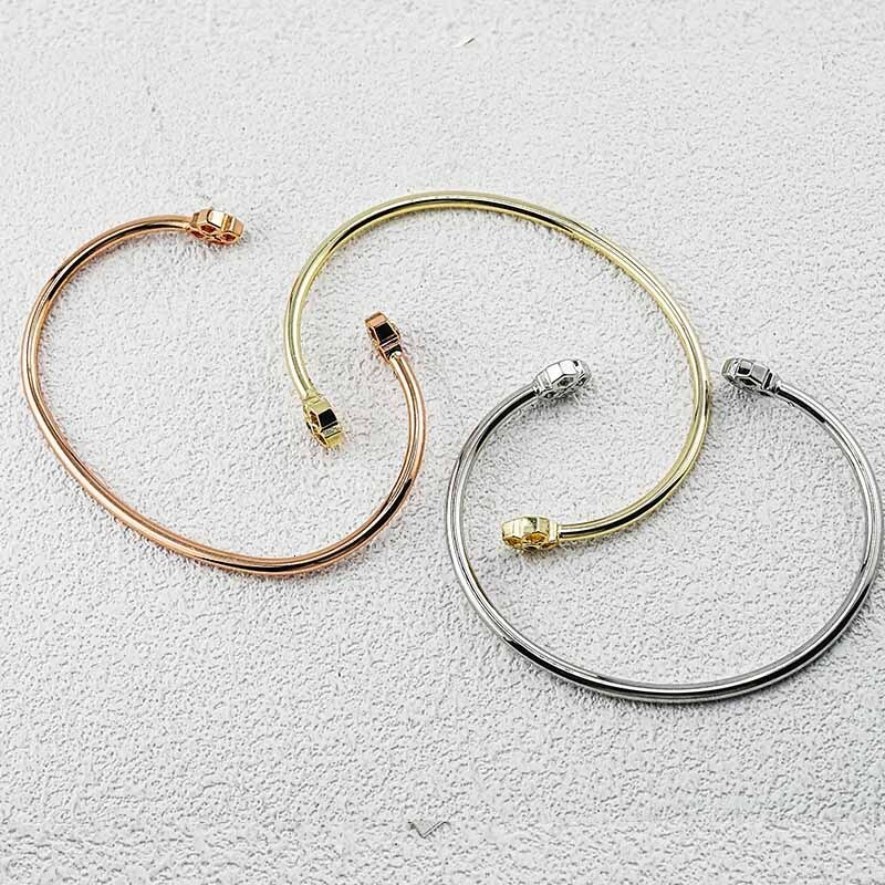 Designer Kendr Scot… - image