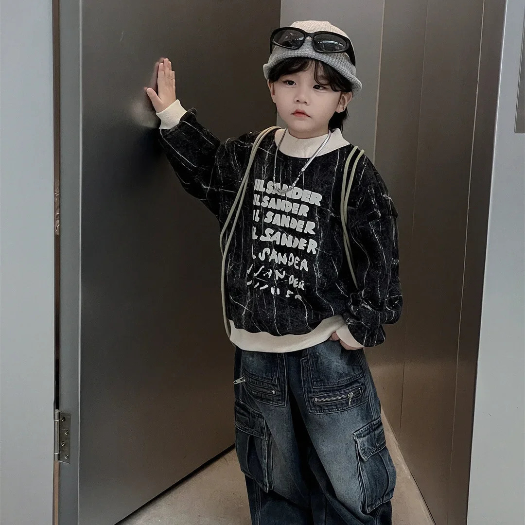 Childrens clothing casual wool thick hoodie winter boy and girl letter printing loose personality zipper 241210