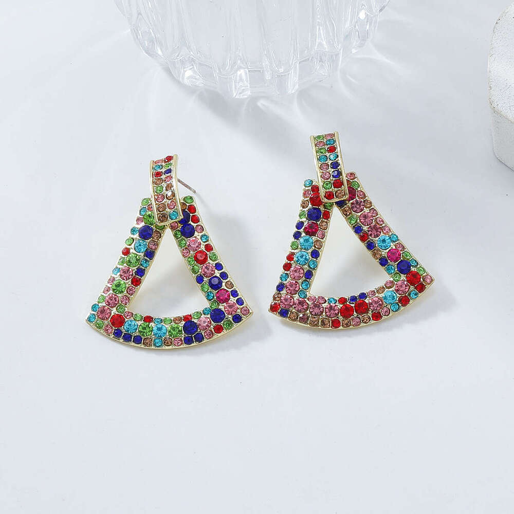 New sier needle studded dia geometric triangle hollow with a simple high-end feel, light versatile and earrings