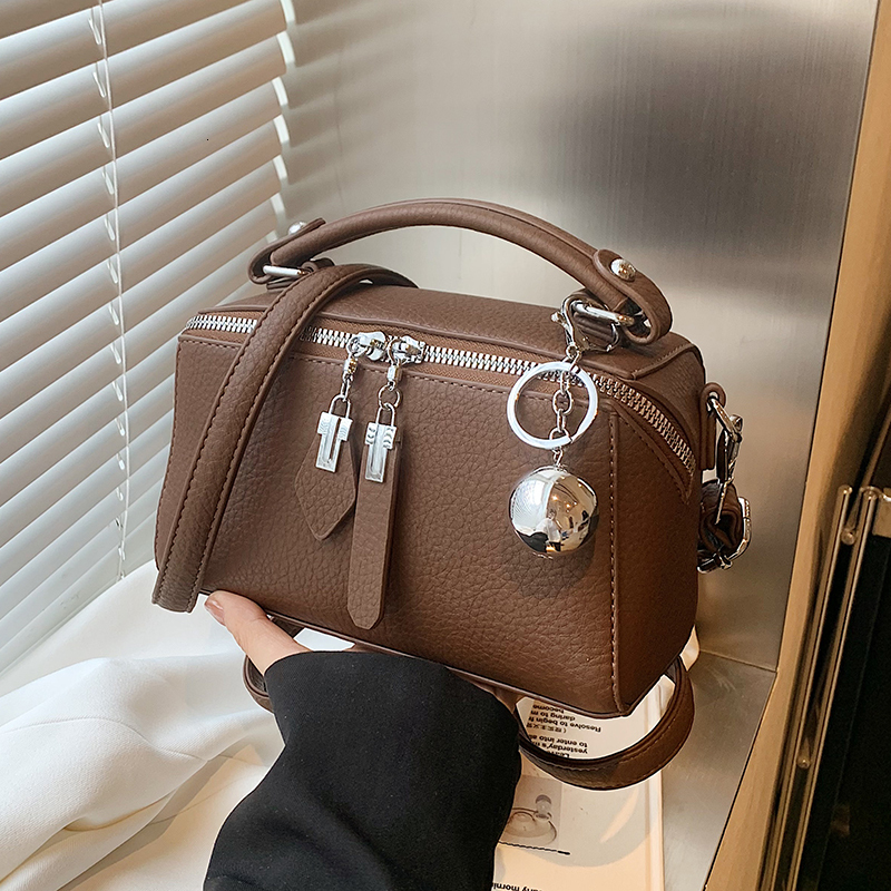 Classic Black Square Handbags for Women Autumn New Versatile Small Single Shoulder Crossbody Bags with Elegant Ball Pendant bag