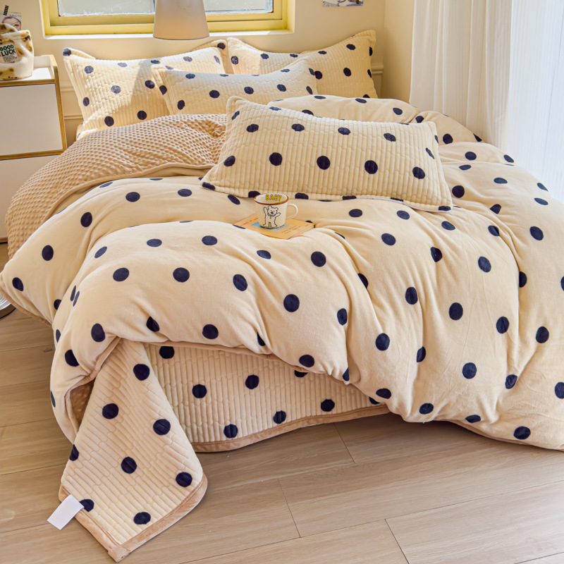Thickened Milk Fleece Bean Quilt in Autumn and Winter, No Fluff Non-slip Duvet Cover