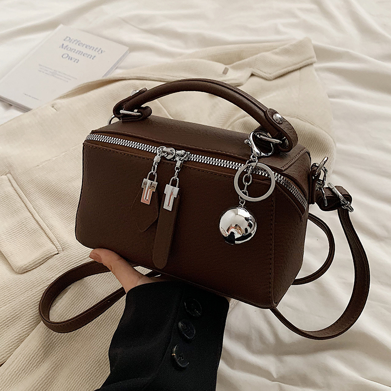 Classic Black Square Handbags for Women Autumn New Versatile Small Single Shoulder Crossbody Bags with Elegant Ball Pendant bag
