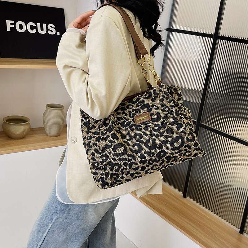 Women's Retro Casual Leopard Print Single Shoulder Armpit Large Capacity Tote Bag European And American Trend Women's Backpack Fashionable Q