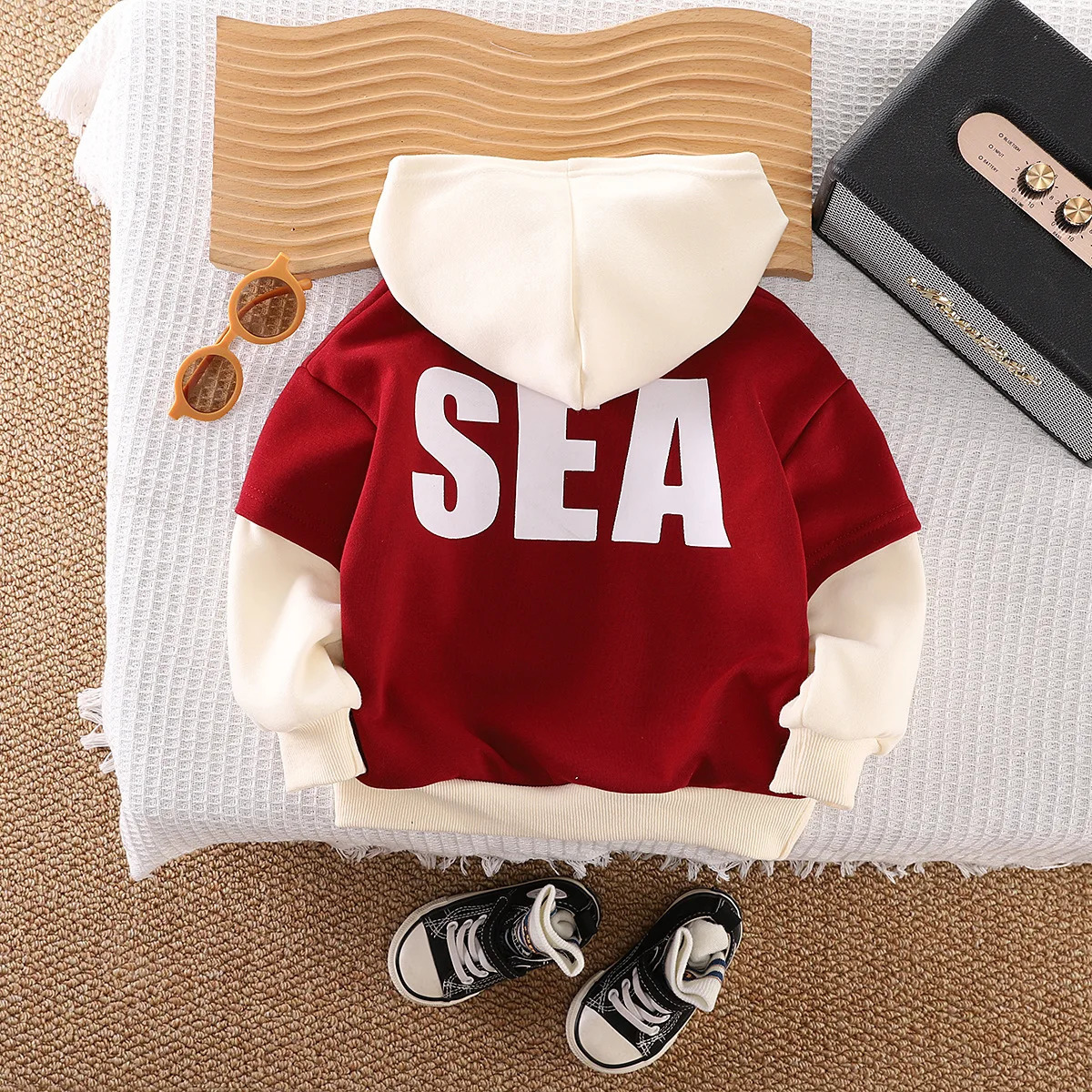 Autumn and Winter Baby Boys Hoodies Cotton Letter Printed Wool Warm Baby Boys Sportswear Loose Thick Velvet Childrens Zipper 241210