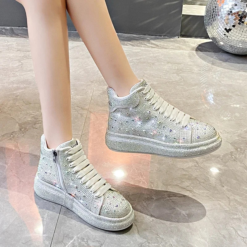 2025 New Designer Sneakers Full Versatile Thick Sole Water Dia Casual Skateboard Shoes Atos De Mujer