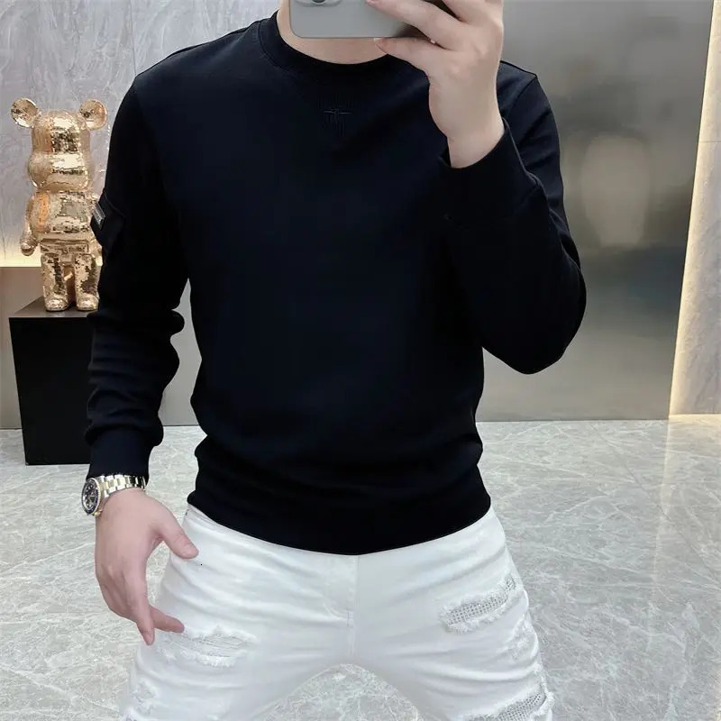 Light y Trendy Bee Embroidered Sweater Mens Simple Fashion Personalized Casual Pullover Long Sleeves on Clothes 241209