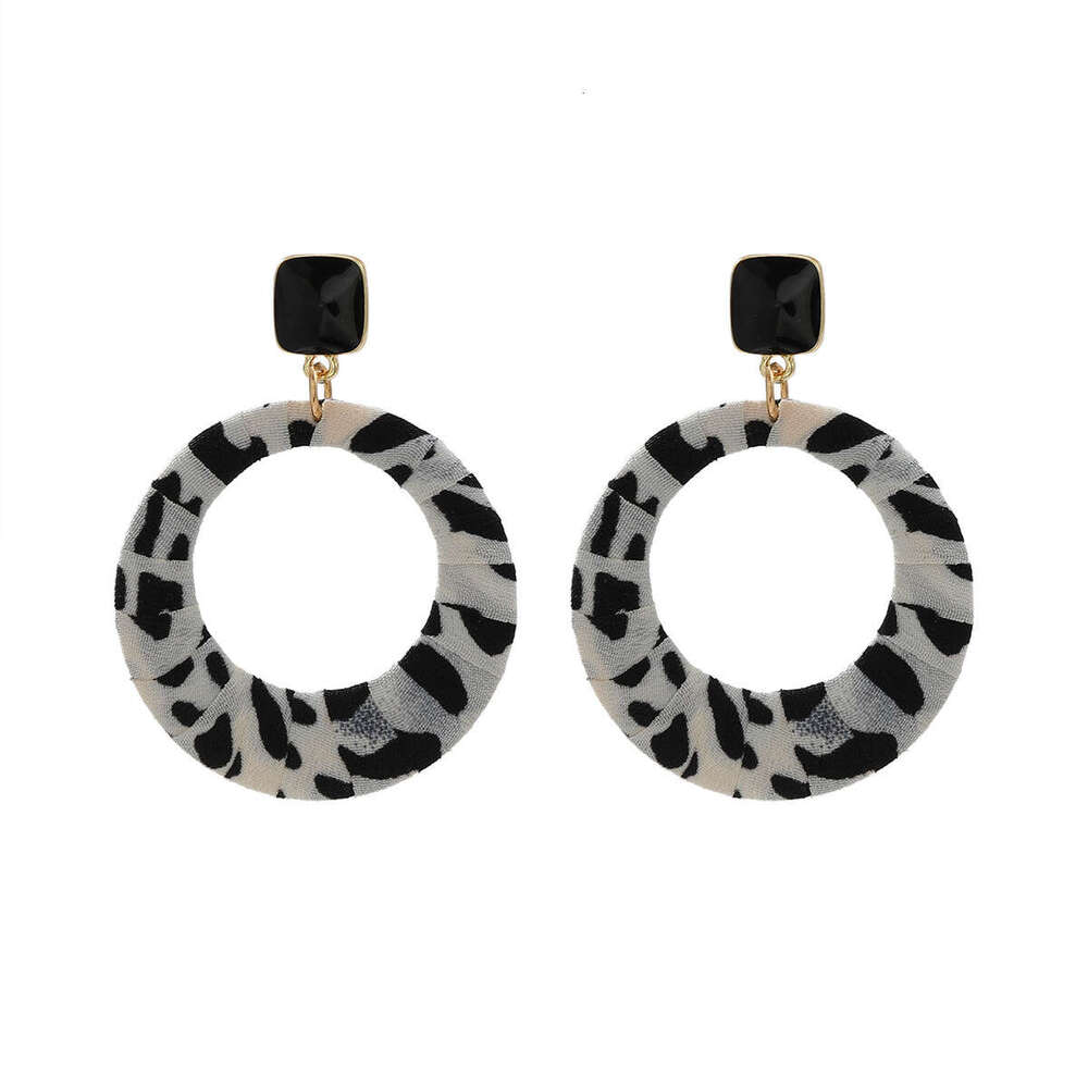 Geometric circles, coffee colored leopard print earrings, personalized and trendy ear loops, Maillard high-end earrings