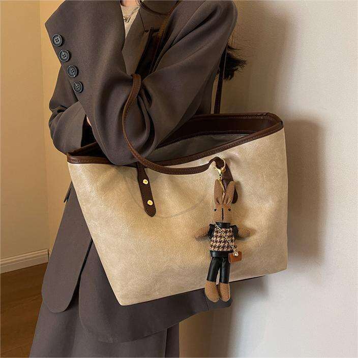 Simple casual large capacity women 2024 new versatile and high-end single shoulder for work commuting tote bag