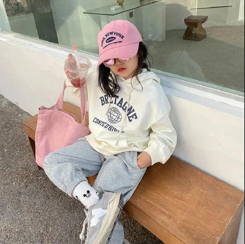 Spring and Autumn Girls Cotton Loose Letter Sports Jacket School Childrens Track Zipper Hoodie Top Childrens Training Parachute 2-14 Years 241210