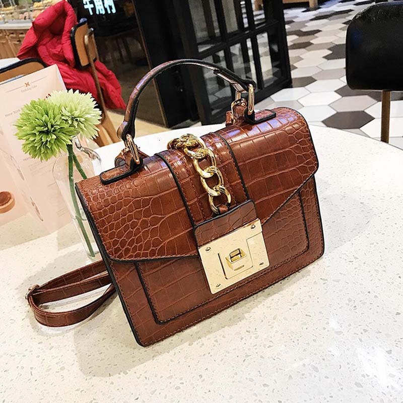 Trendy and fashionable women trend s patterned trend shoulder hardware chain with color block crossbody bag retro designer crossbody bag trendy should