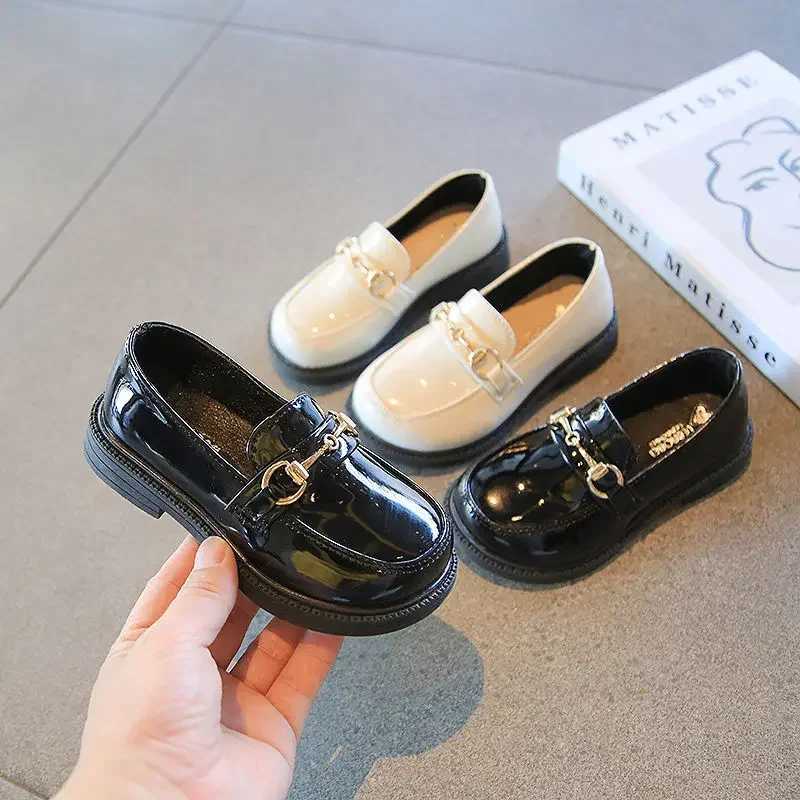 Girl Fashion British Sle Flats Shoes Children Casual Leather Shoe Kid Comfortable Chain Soft Sole Par Wedding Princess ShoesXJ241209