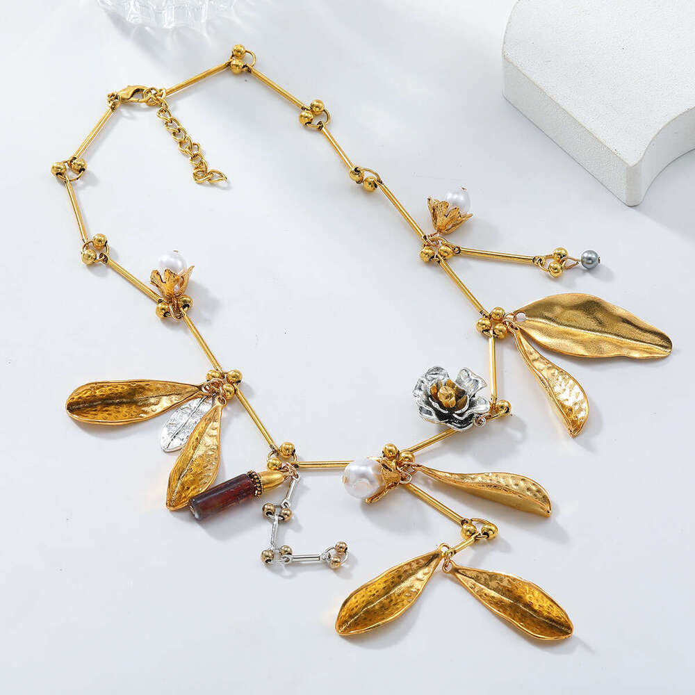 autumn winter new multi-element alloy leaf pendant necklace with exaggerated personality and trendy accessories